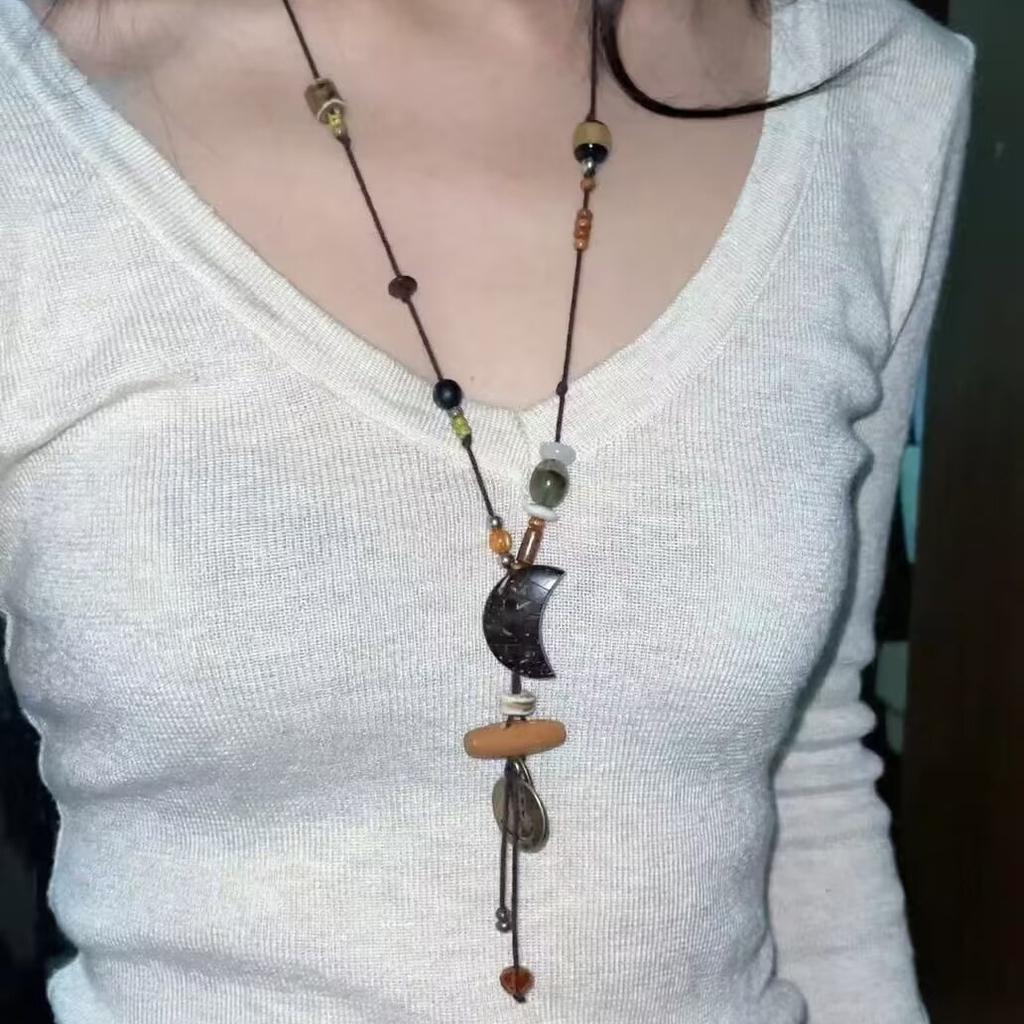 Smiley Wooden Beads Opal Rice Beads Resin Crystal Necklace Retro Niche Collarbone Chain Versatile High-end Jewelry Women