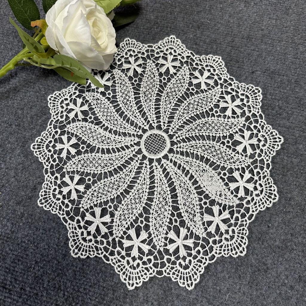 Water-soluble lace placemat French hollow embroidery fabric decorative ornament prop dining table mat white round table mat