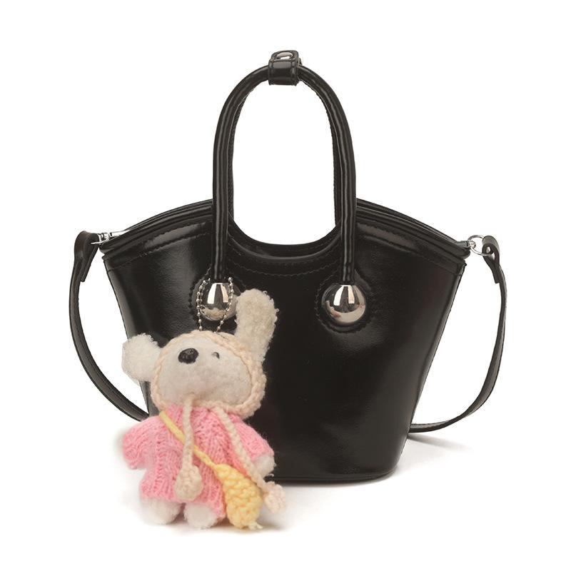 

2026 Spring Cherry Love Handbag Women s New Design Sense Tote Bag Niche Fashion Single Shoulder Cross Shoulder Bag Add accessories чёрный