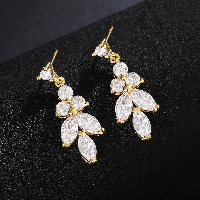 Huitan Sparkling CZ Dangle Earrings for Women Silver Color/Gold Color Luxury Bridal Wedding Earrings Party New Fashion