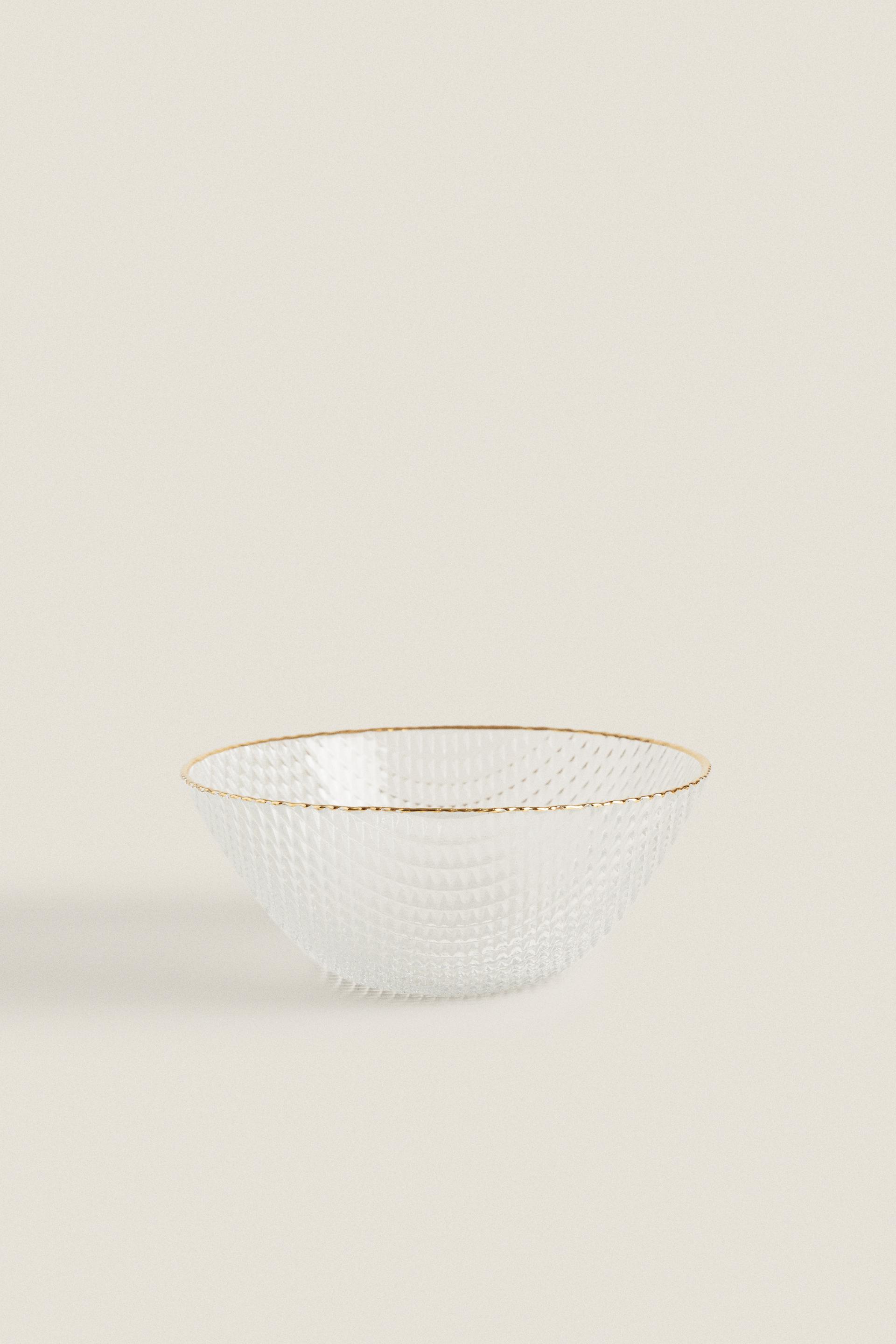 

GLASS BOWL WITH RAISED DETAIL