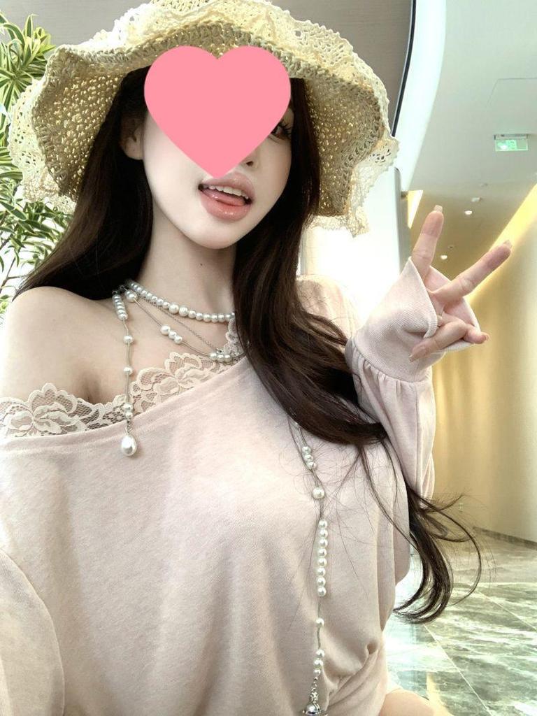 Korean-Style Lace Patchwork Long Sleeve T-Shirt - Spring 2025 Fashion: Sexy, Slimming, Modal