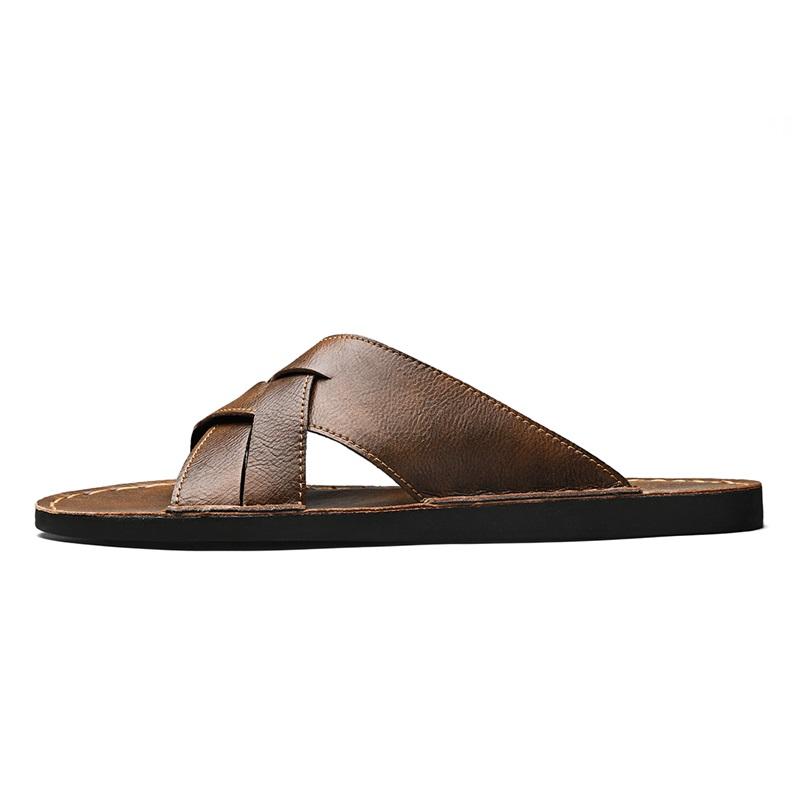 Summer Handmade Leather Slippers for Men Comfortable Beach Walking Shoes Slip On Light Male Flats Slippers Outdoor Half Drag