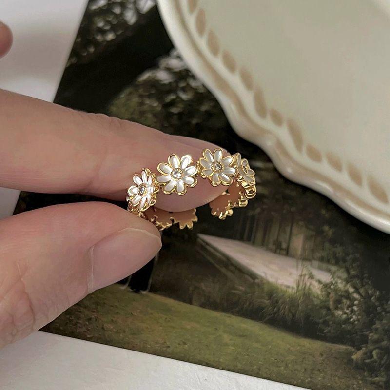 Elegant Green Series Stacking Rings for Women, Light Luxury, High-End Feel, Exquisite French Unique Index Finger Band