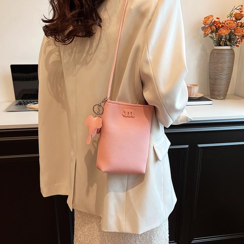 Shoulder bag spring and summer new fashion messenger bag dopamine trend mobile phone bag cute small fresh vertical women's bag