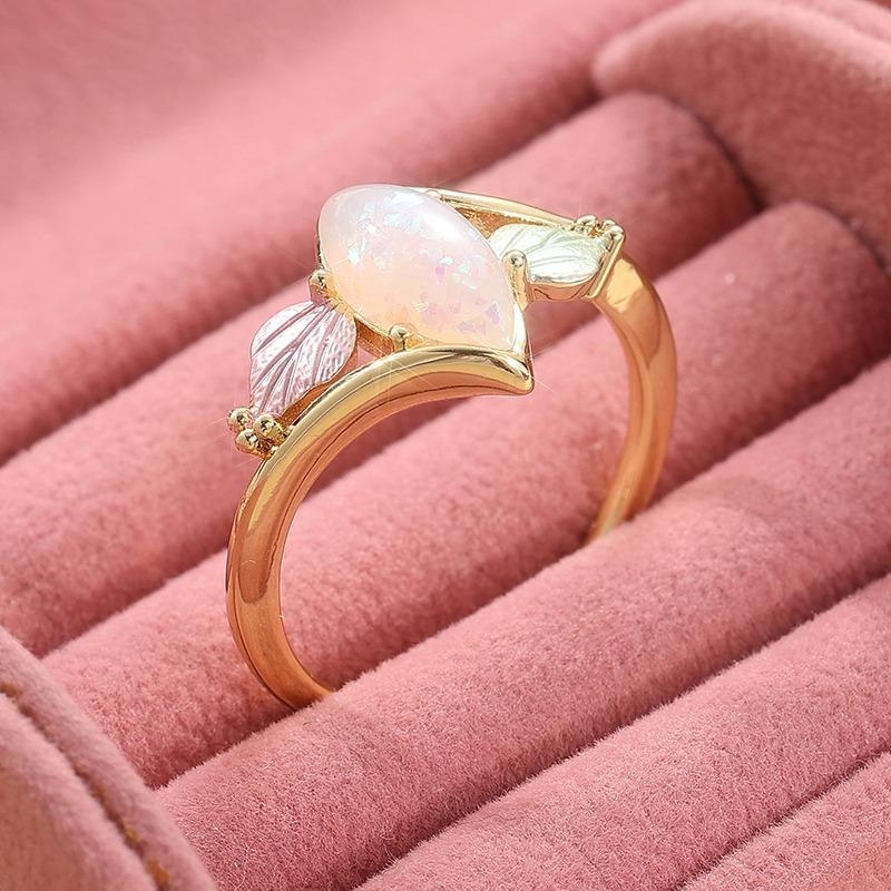 

Vintage Gold Color Carving Leaf Inlaid Imitation White Opal Women s Ring Daily Wear Party Zircon 6