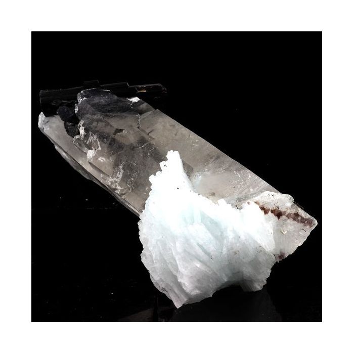 Pierres et Minéraux. Cleavelandite + Tourmaline + Quartz. 1640.0 ct. Pederneira mine, Minas Gerais, Bresil.