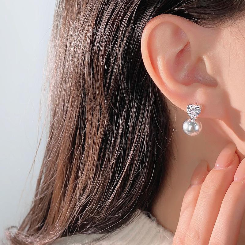 Simple Love Pearl Earrings Light Luxury Elegant Fashionable Temperament Earrings Niche Versatile Earrings