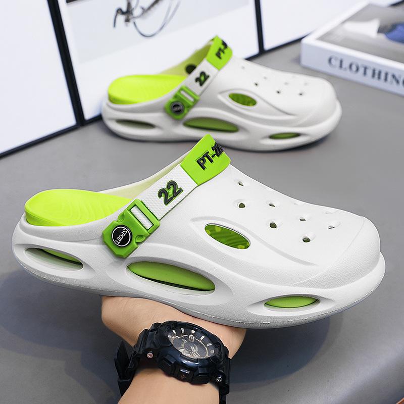Baotou hole shoes new sandals men's beach shoes going out travel shoes casual student sandals tide