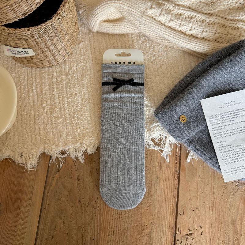 

Женские осенние винтажные носки с цветочным принтом, бантом, без косточек, серые, средней длины 1 pair серый