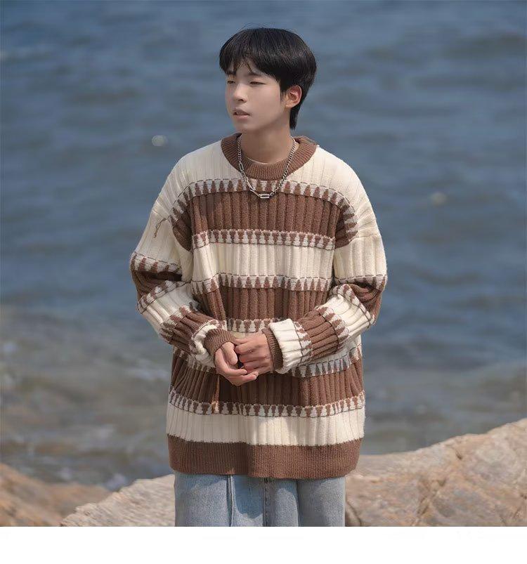 

Unisex Color-Block Striped Sweater, Autumn/Winter, Trendy Loose Fit, Round Neck Knitwear, Casual Couple s Style. Medium коричневий