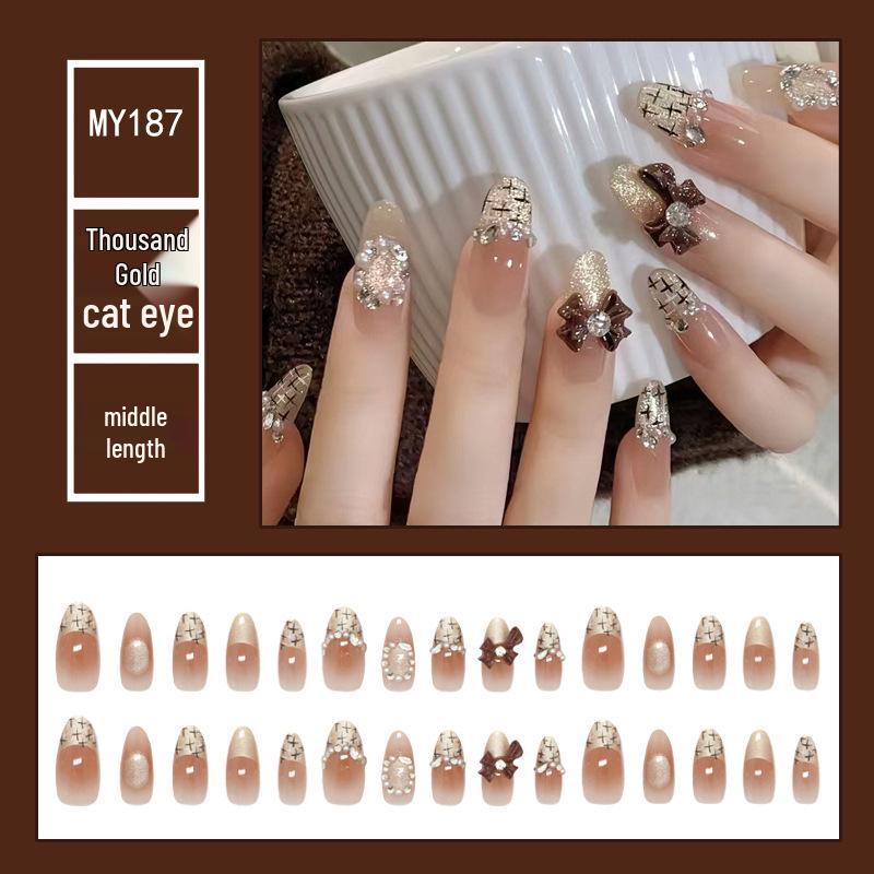 Chasing Light Cat's Eye Crystal Nails: Handmade, Detachable, Flash Diamond Design for Trendy, Stylish Looks.