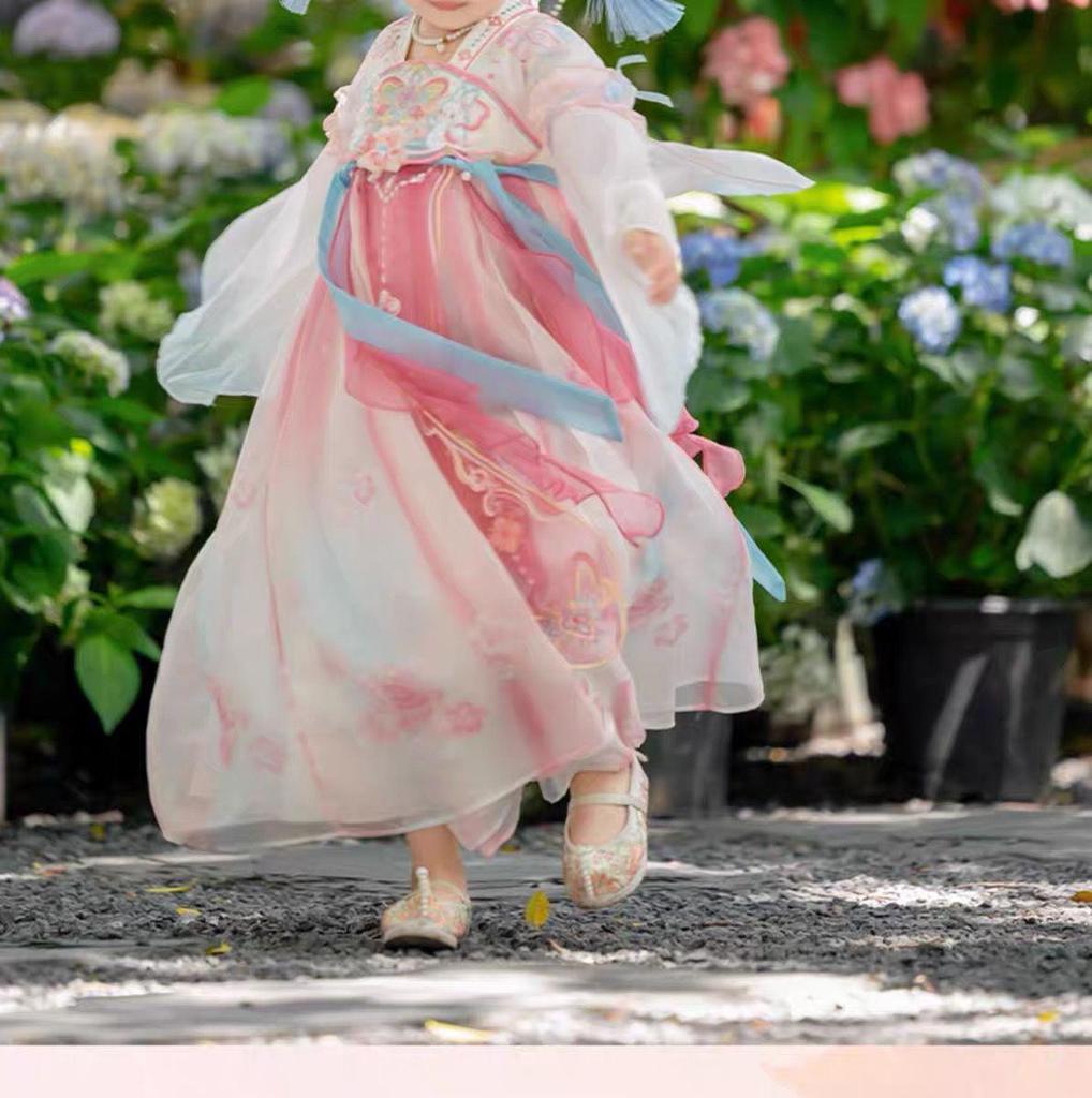 2026 Spring/Autumn Children's Hanfu: Fairy-Inspired Chang'e Ancient Style Dress for Little Girls