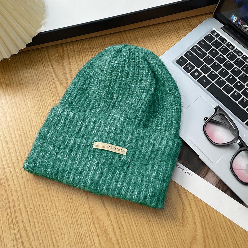 The Large Head Girdle Warm Ear Protecting Knitted Cap Is Fashionable and Versatile Making Your Face Look Good. The Small Woolen Cap Keeps You Warm