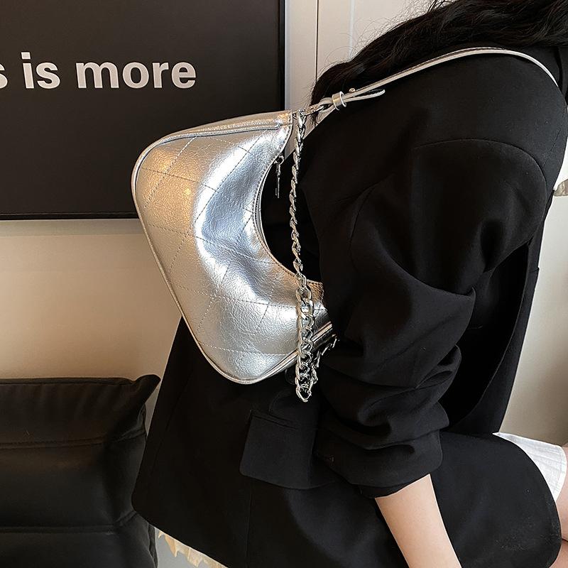 Rhombus Bag Women's 2025 New Popular Fashion Niche Shoulder Underarm Bag High-end Texture Messenger Commuter Bag