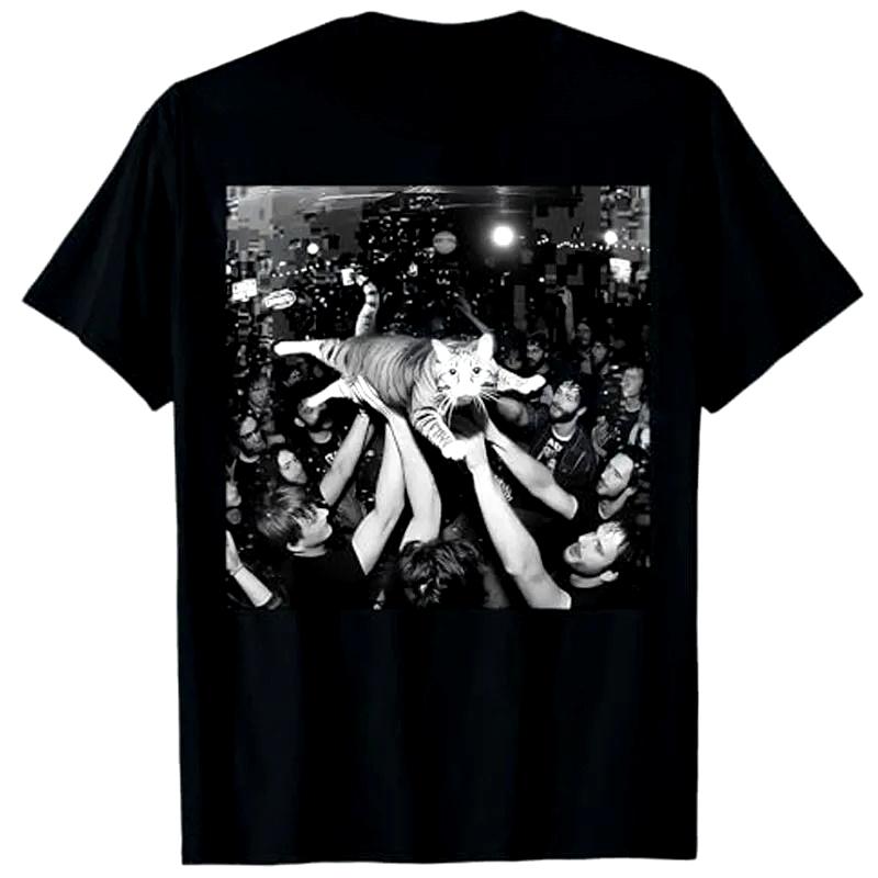 

Funny Rock Show Cat Meme Cute Tabby Kitten Crowd Surfing T-Shirt Humor Kitty Star Y2k Streetwear Clothes Women Clothing S