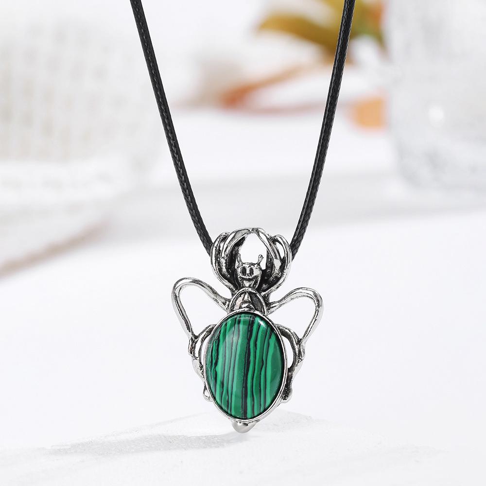 Spider-Shaped Bohemian Amethyst Pendant Necklace with Natural Crystal and Alloy Inlay