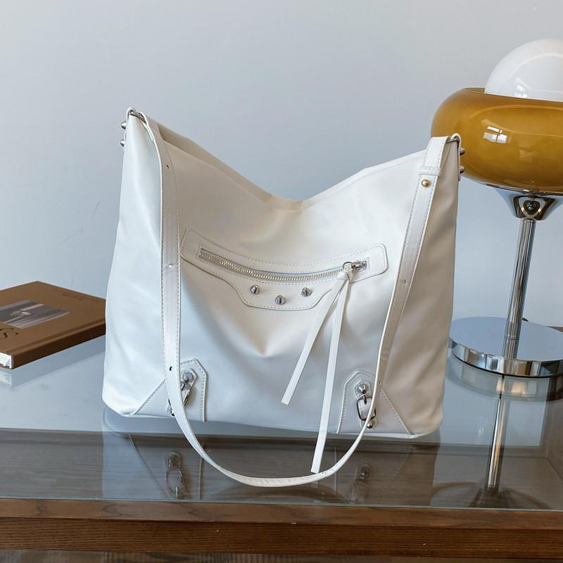 Fashionable Vintage Tote Bag For Women With Large Capacity Perfect For College Students