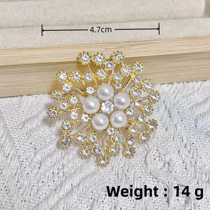 European & American Rhinestone Retro Gypsophila Eight-Pointed Star Brooch for Sweaters & Scarves
