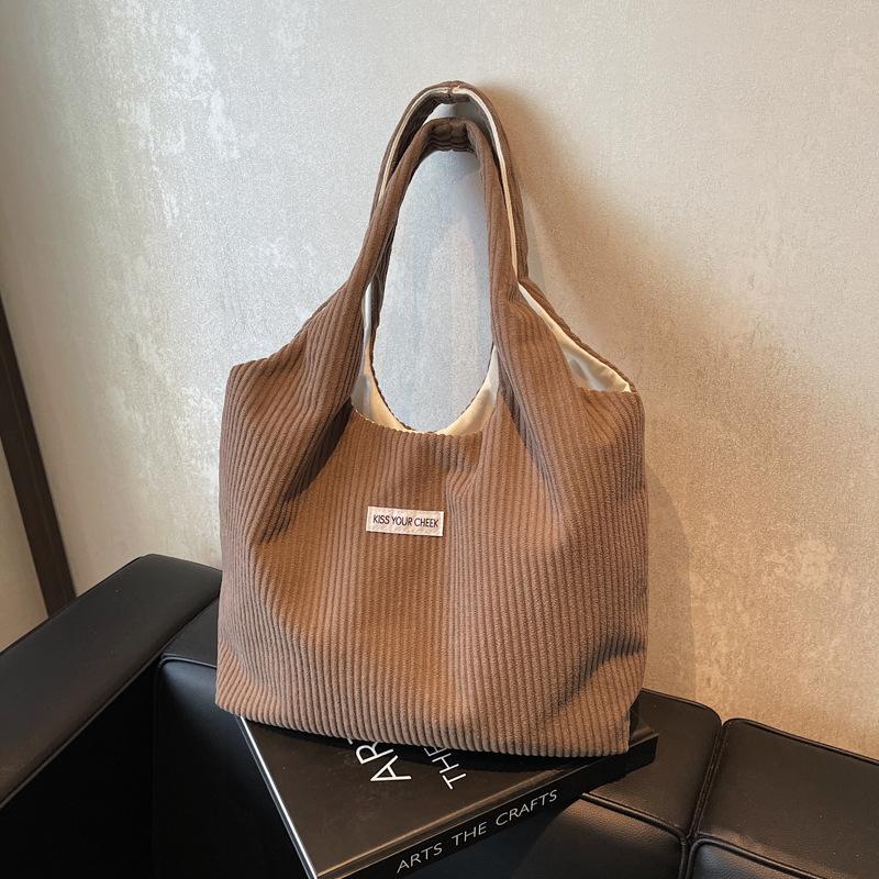 Bag women's autumn and winter new fashion niche design shoulder underarm bag high-end bucket bag