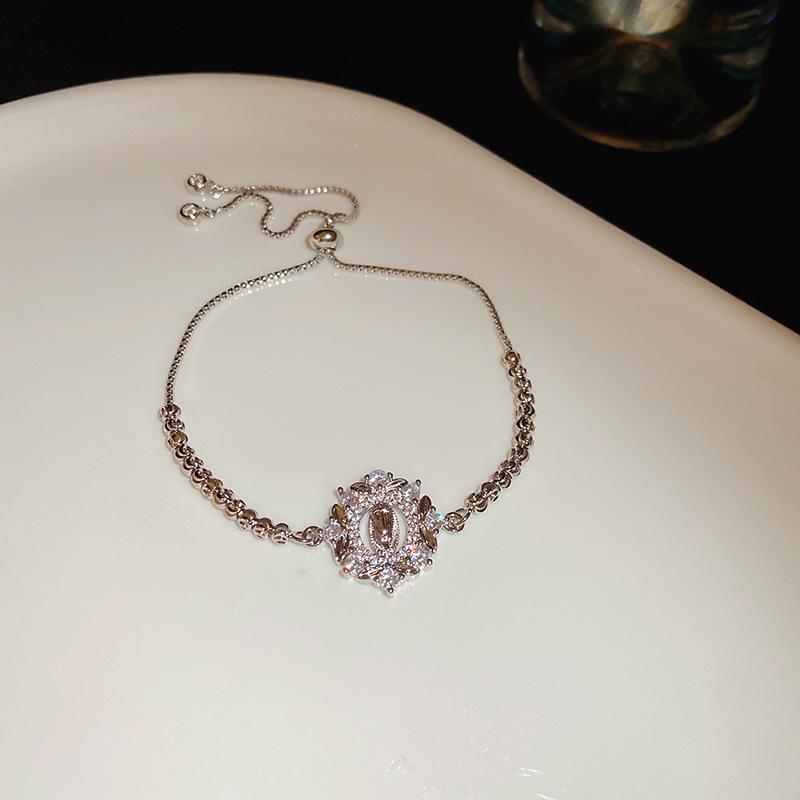 Bracciale Regolabile in Oro Vero Galvanizzato con Zir*****val Diamond, Lusso Leggero, Bracciale alla Moda di Alta Gamma, Gioiello Versatile per il Pendolarismo