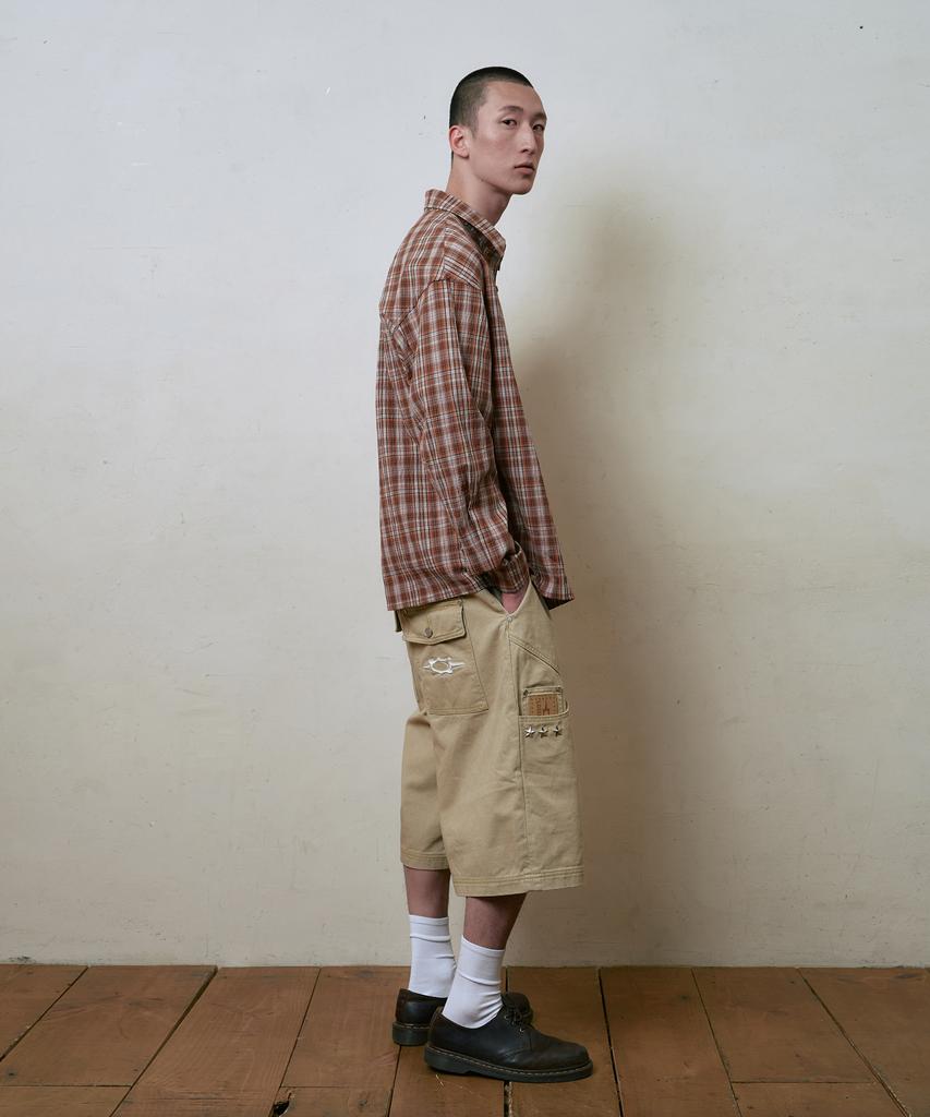 Lujeoseukeulleob Lc Logo Applique Bermuda Cotton Pants Beige