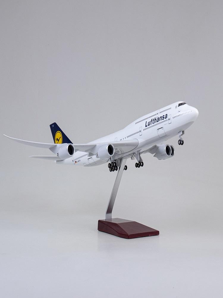 Airplanes Decoration 47CM Luthansa Airlines B747 Aircraft Model Plane B747 Collection Plane With Landing Geal Build Display Gift