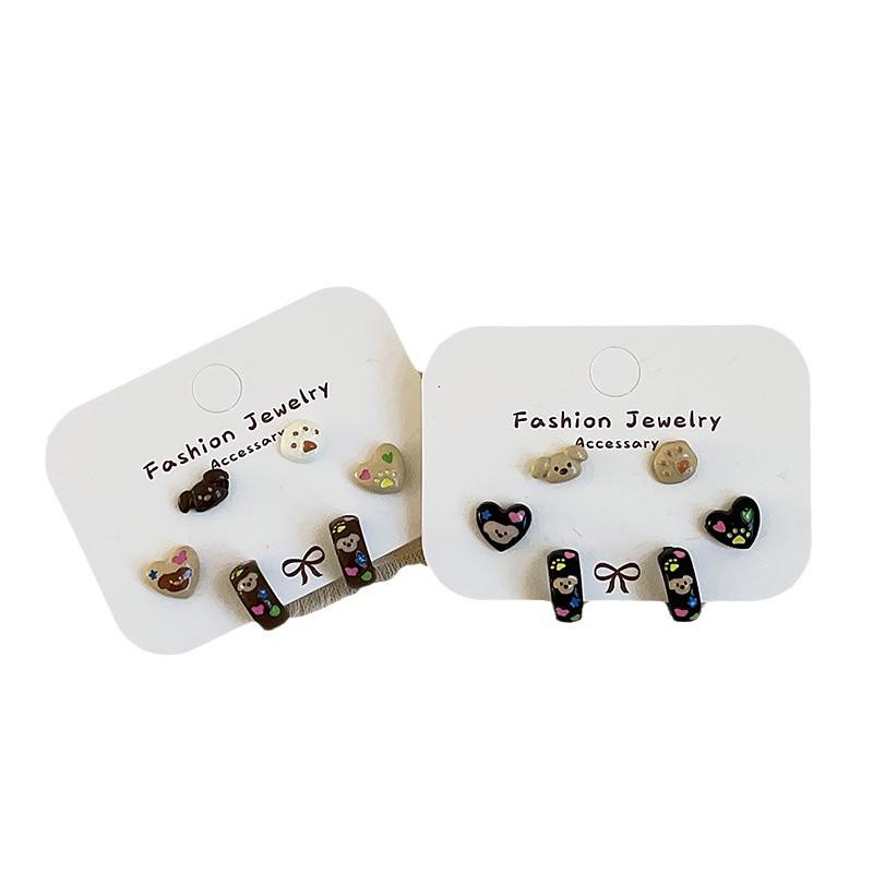 Cartoon Bear Heart Drip Oil Stud Earrings: Sweet, Versatile Fashion for Women