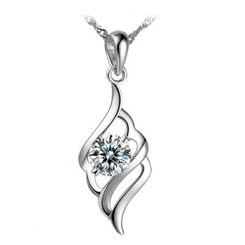 Angel Wing Pendant Women's Short Clavicle Necklace - Korean Fashion Jewelry