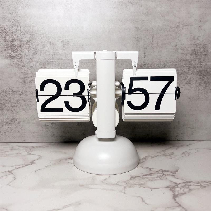 MiaoKe Retro Automatic Walnut Flip Clock: Simple Desktop Decor