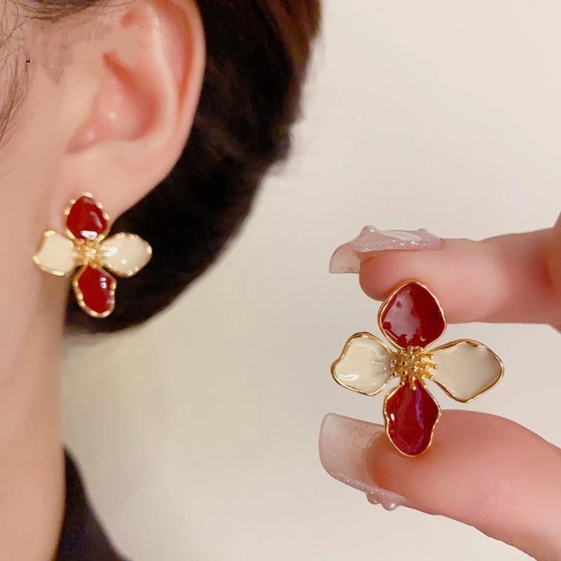 White Flower Stud Earrings Gold Trim Enamel Petals For Daily Wear Weddings Gifts