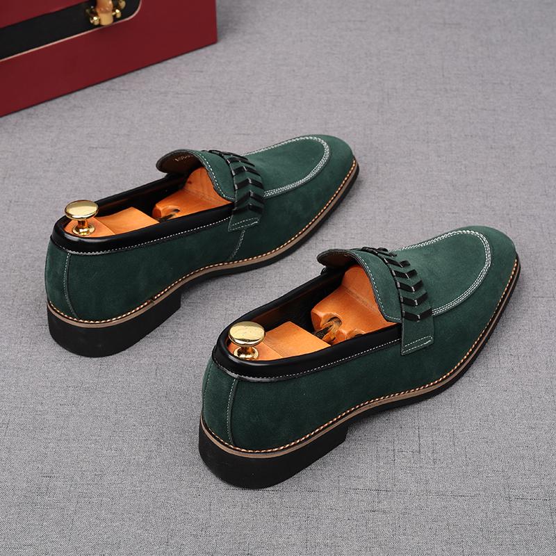 Moda Moda Nowy Dżentelmen Biznes Mokasyny Męskie Szpiczaste Zamszowe Skórzane Płaskie Buty Męskie Projektant Powrót do Domu Suknia Ślubna Obuwie