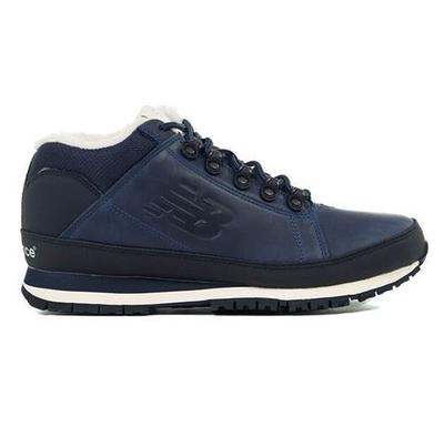 754 Universal Sneakers