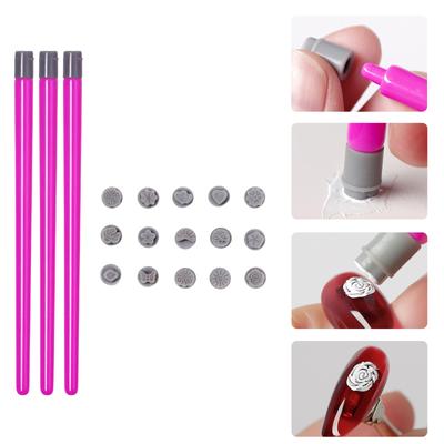 Nail art – Stencil e stampini per unghie