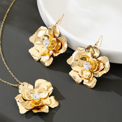Modische übertriebene Blumenanhänger Halskette Ohrringe Damen Set