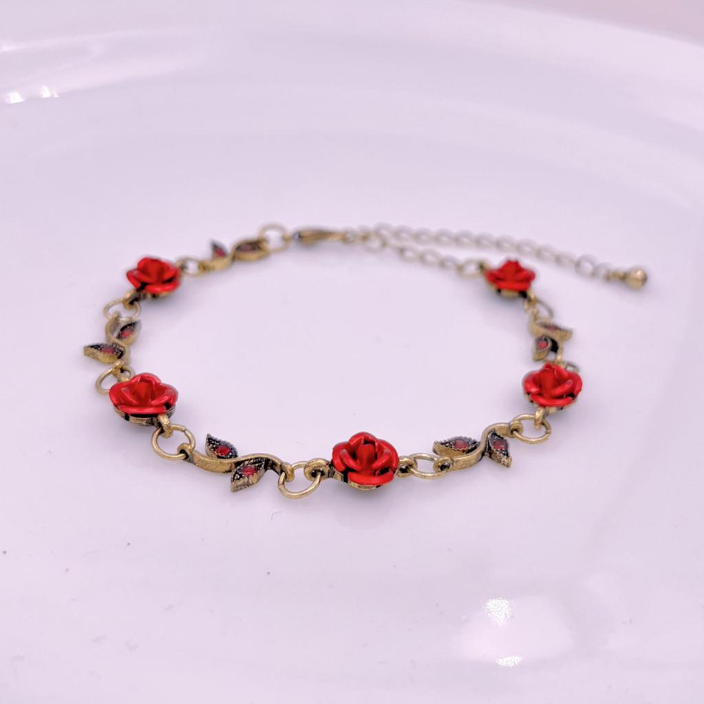 Women's Fashion Pearl and Retro Rose Lily Flower Bracelet - Elegant Jewelry Accessory