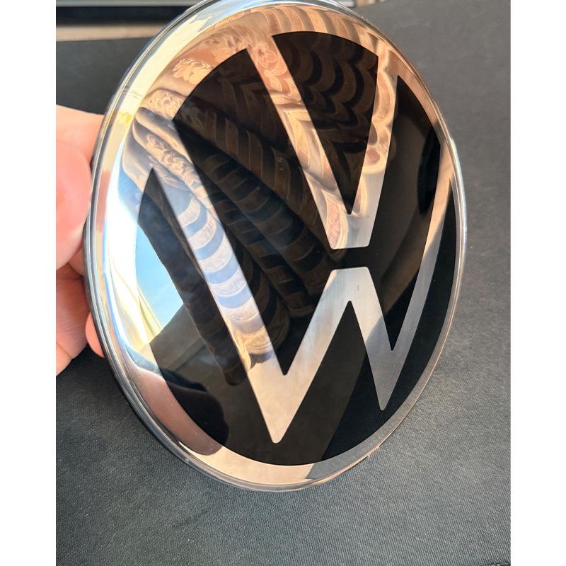 Kompatybilne z ceramicznym emblematem na grillu Sagitar, T-Roc, Passat, Magotan oraz tempomatem ACC: 5H0583601N.