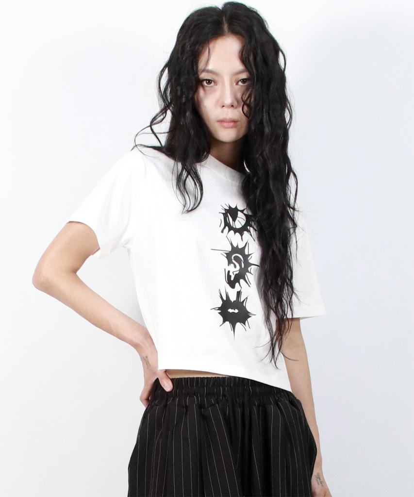 Deumakeu Eerie Graphic Crop Short Sleeve Tee White