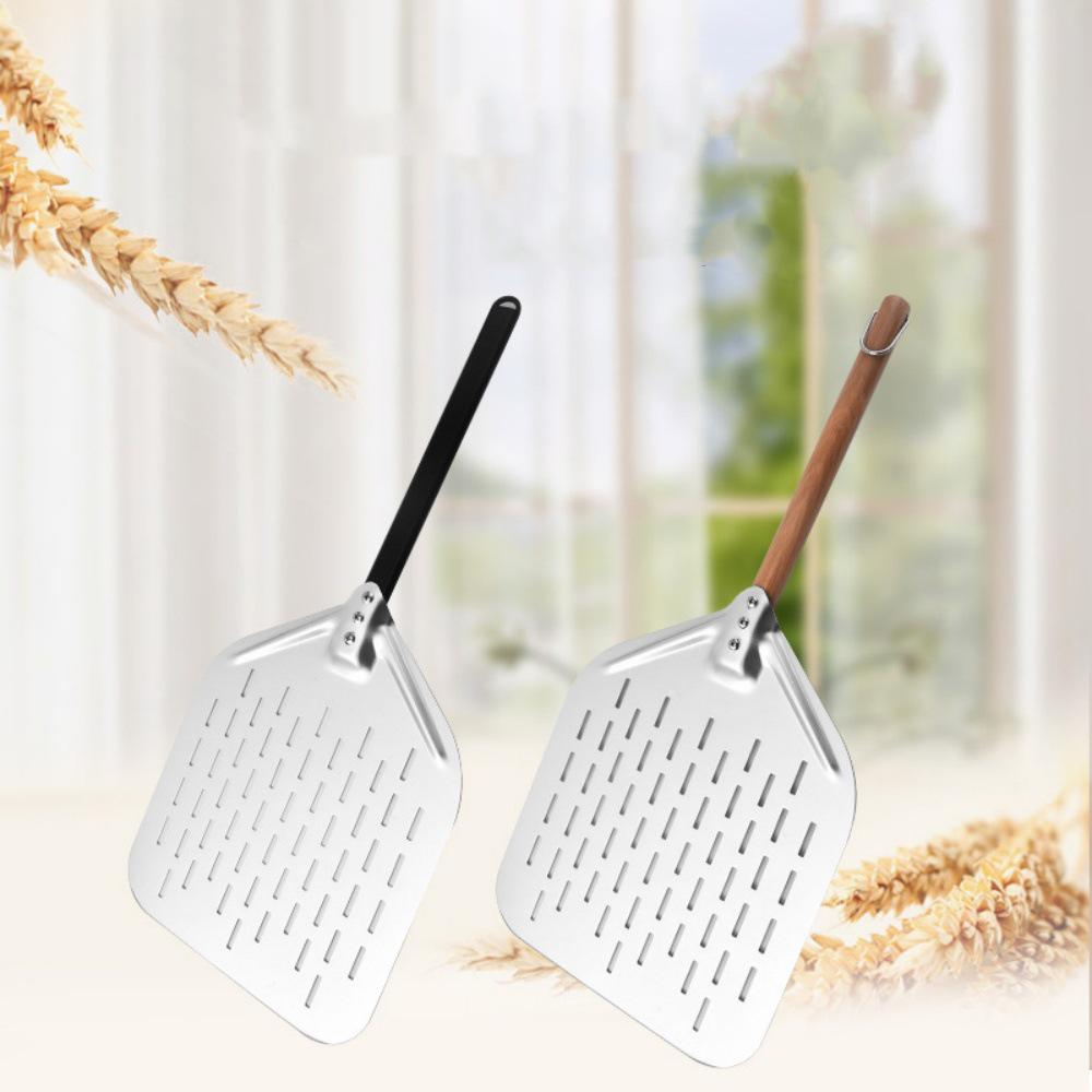 Kulatá perforovaná nerezová lopata na pizzu s dřevěnou rukojetí pro domácí pečení a přenos dortů