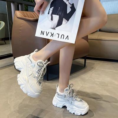 Sport Dames Schoenen Koreaans Hoog op Platform Sneakers Schoenen voor Dames Atletisch Wandelen Gevulkaniseerde Schoen Comfortabel en Elegant
