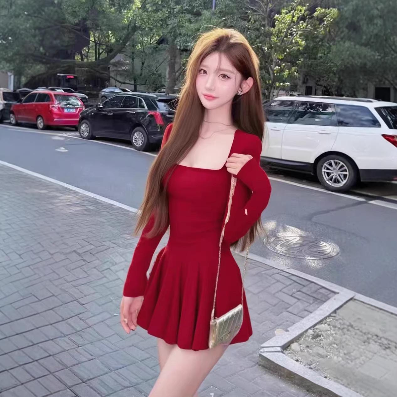 

TZ7223 Women s French Style Solid Color Square Neck Long Sleeve Dress, Autumn/Winter, Waist-Cinching Slim Design with Pleated Skirt Large красный