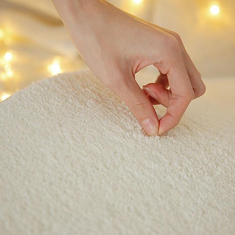 Ultra-Thick Plush Floral Area Mat Thick, Non-Slip Backing, Perfect for Bedroom, Bathroom, and Entryway Decor