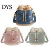 Süße Gänseblümchen-Bestickte Umhängetasche Denim Häkel-Eimer Tasche, Crossbody mit Stickerei, für Damen Boho Kordelzug Mädchen Reisen Tägliche Fahrt