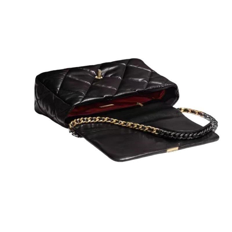 Geantă Crossbody pentru damă: Model rombic cu textură de piele de miel și curea cu lanț