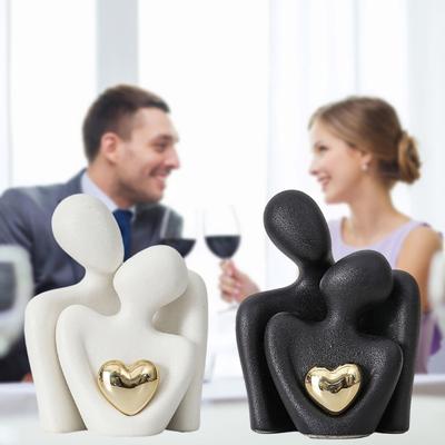Figurine de câlin de couple en céramique avec cœur d'amour doré, sculpture pour hommes et femmes, décoration de salon, chambre à coucher, bureau, cadeaux d'anniversaire de mariage