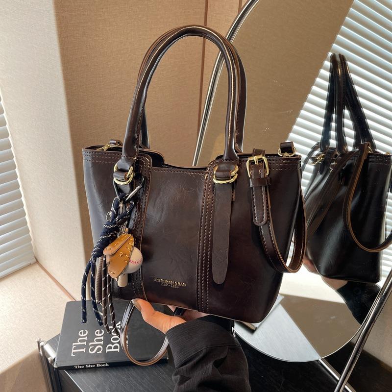 Premium Retro Handbag Women's New Niche Fashion Shoulder Messenger Bag Casual Commuter Bag