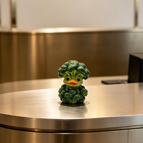 Broccoli Duck Ornament, Resin Veggie Ducks Figurine, Cute Vegetable Duck Decoration for Office Desk Bedroom Living Room Balcony Car Accessories Unique