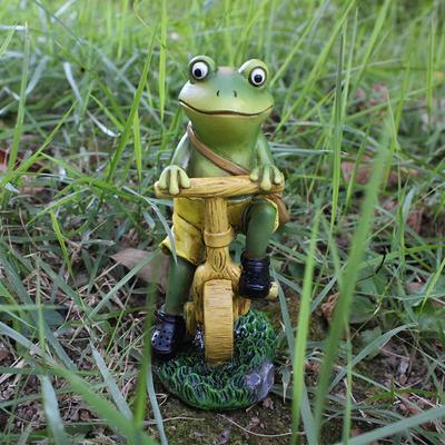 Simulation Letter Carrier Frog Creative Resin Ornaments Outdoor Garden Decorative Ornaments Yard Gardening Landscape Animal Sculpture