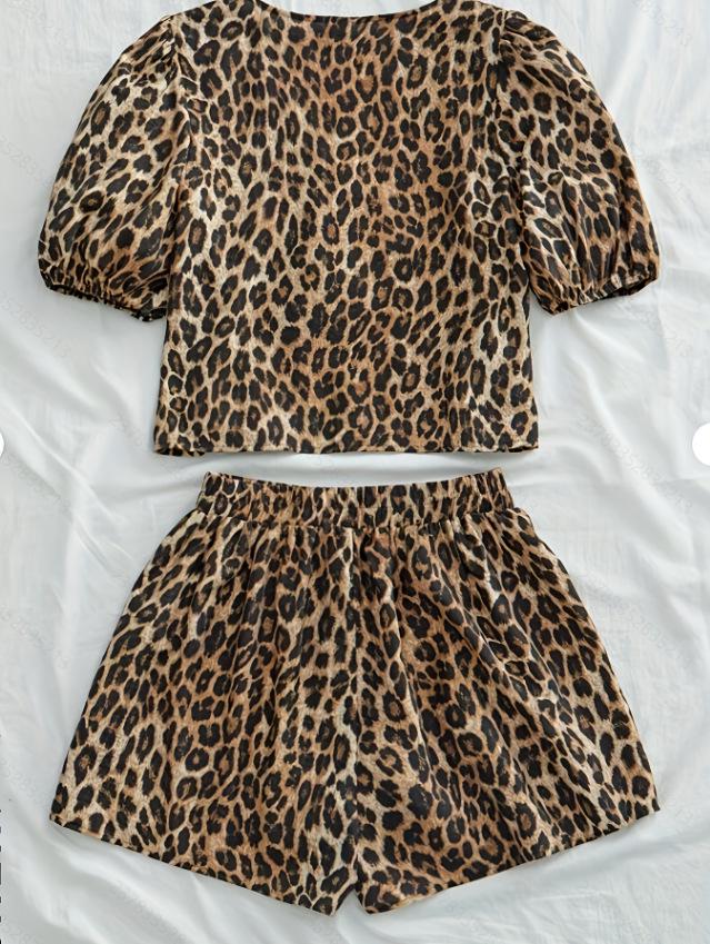 Spring New Arrival: Women's Leopard Print Short Sleeve Shorts Set