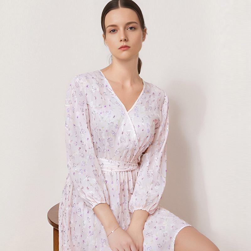 This Spring New Laid-back Plus-size Dress Features A Printed V-necklong Sleeves A Cinched Waist and Floral Patterns Exuding An Elegant Charm